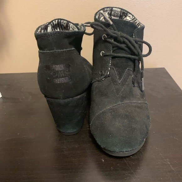 TOMS wedge booties (barley worn) - Picture 2 of 4